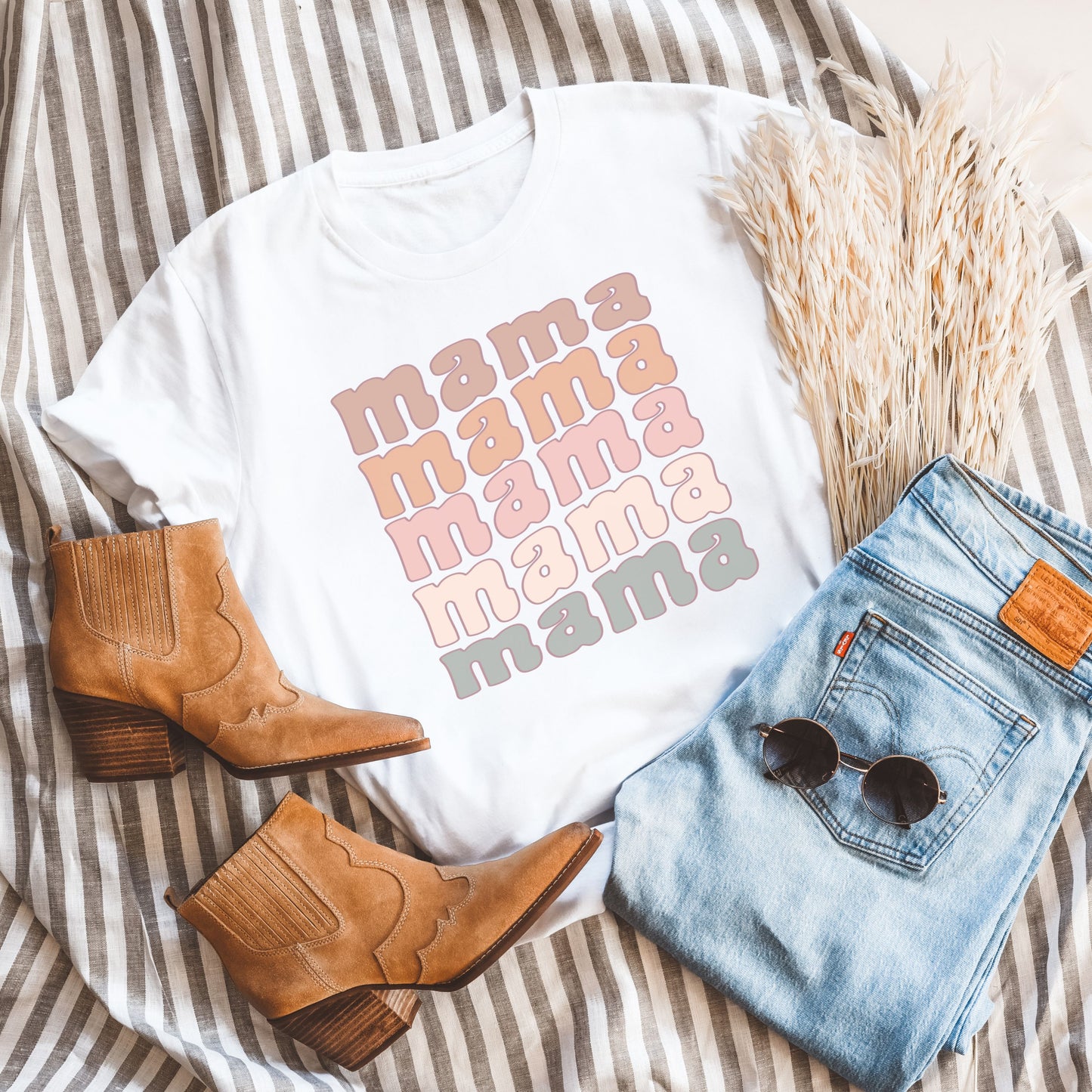 Mama Retro T-Shirt, Stacked Wavy Words