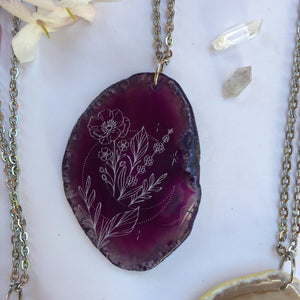 “Moon Blooms” Anemone Flower Agate Slice Pendant Necklace - Flower Essence Collection