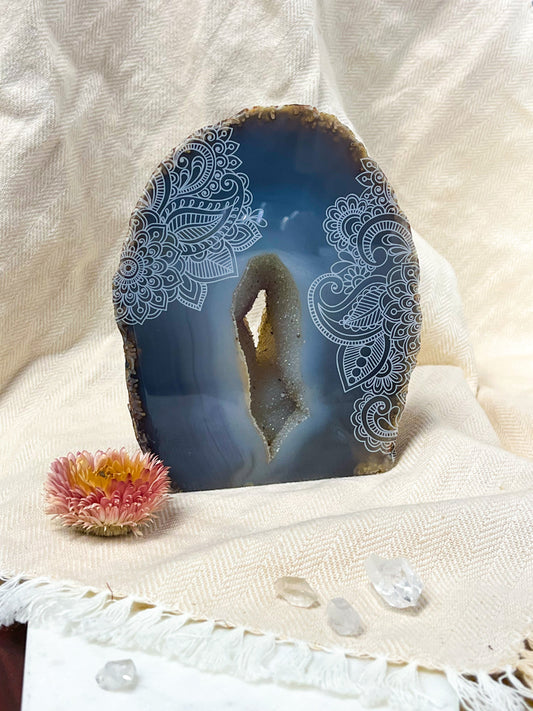 Self Standing Agate Geode etched with Henna Prayer #167