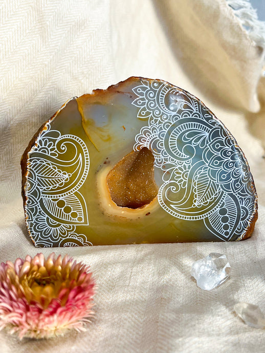 Self Standing Agate Geode etched with Henna Prayer #164