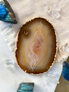 “Pisces Flow” Zodiac Fish Agate Slice