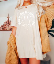Retro Melted Smiley Face "Keep on Keepin' on" Oversized Trendy shirt, 90s y2k grunge shirt